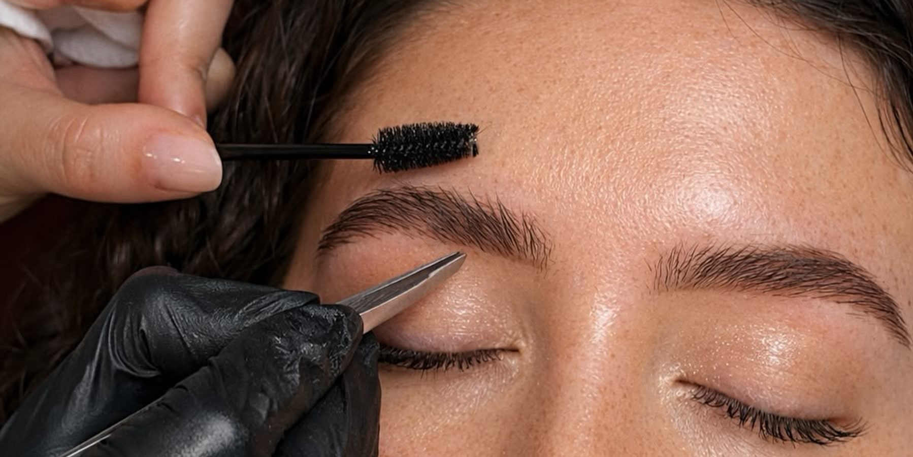 A brow being shaped at Blanche Beauty in Fitzrovia